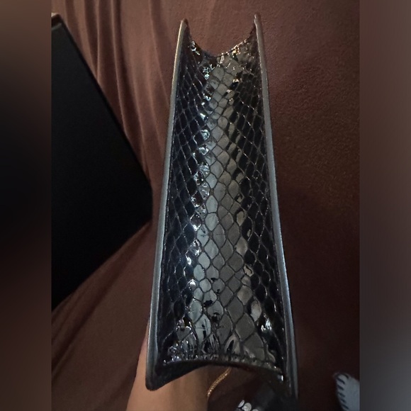 Saint Laurent Mini Betty, Patent Embossed Reptile - Picture 4 of 11